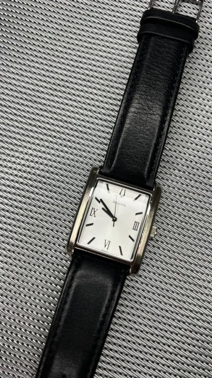 Relógio Bulova "Tank" 96A29 - Foto 2