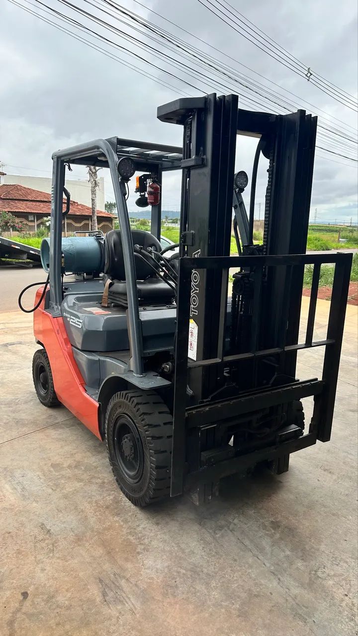 Empilhadeira Toyota 2500 kg 2019 TRIPLEX - Foto 3