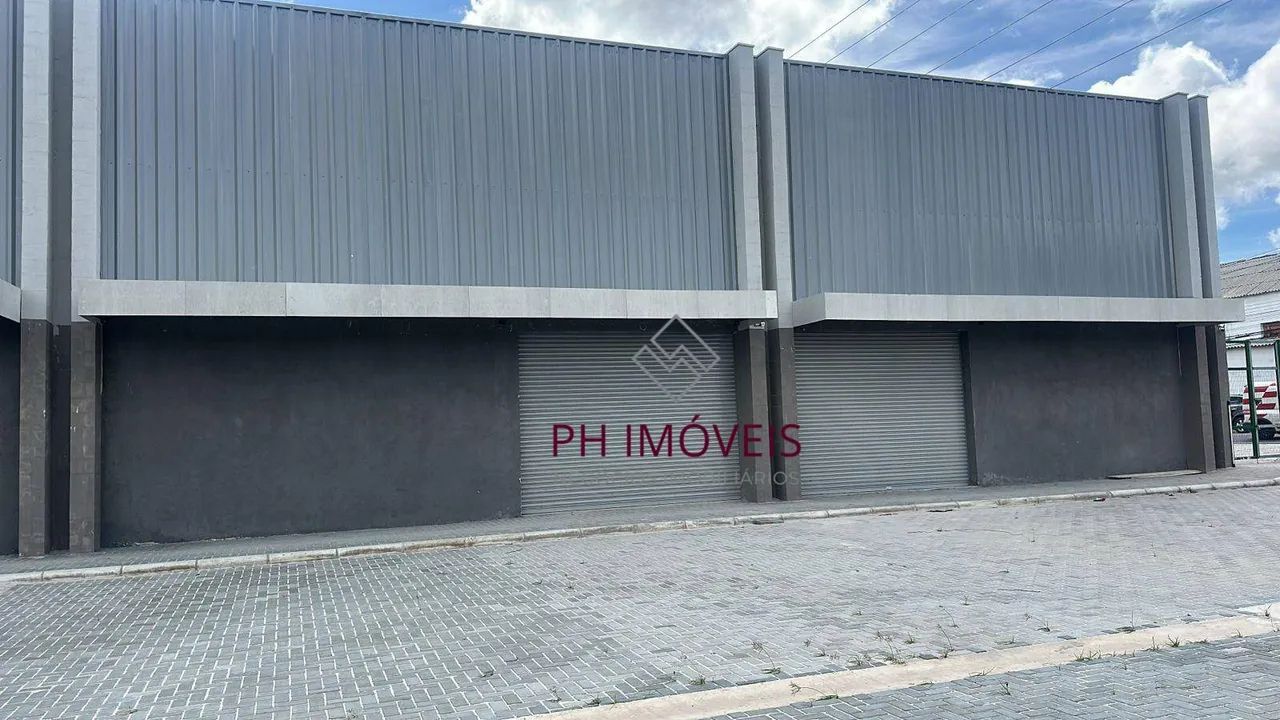 Galpão com 300m² localizado no Tabuleiro do Martins