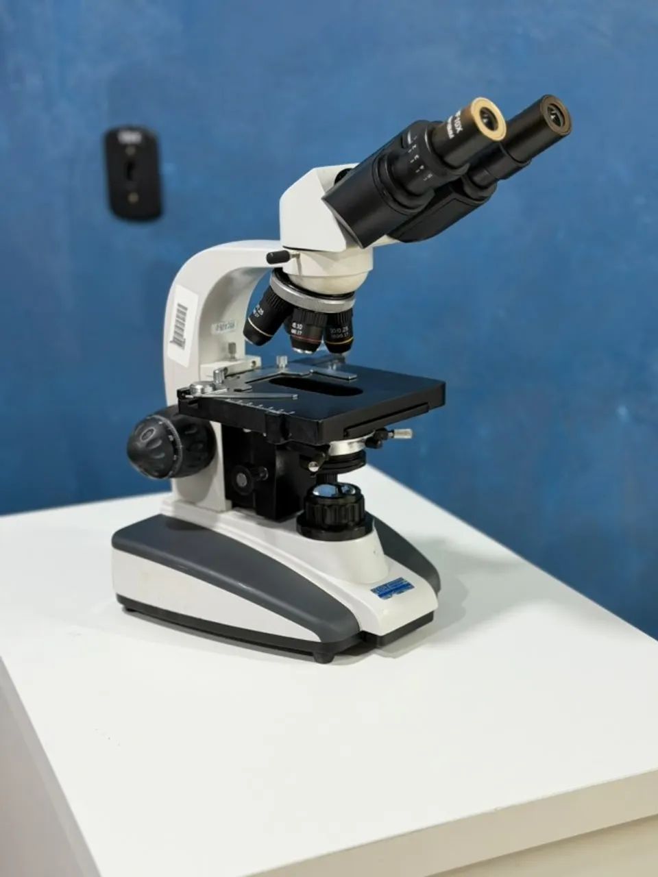 Microscópio Licit