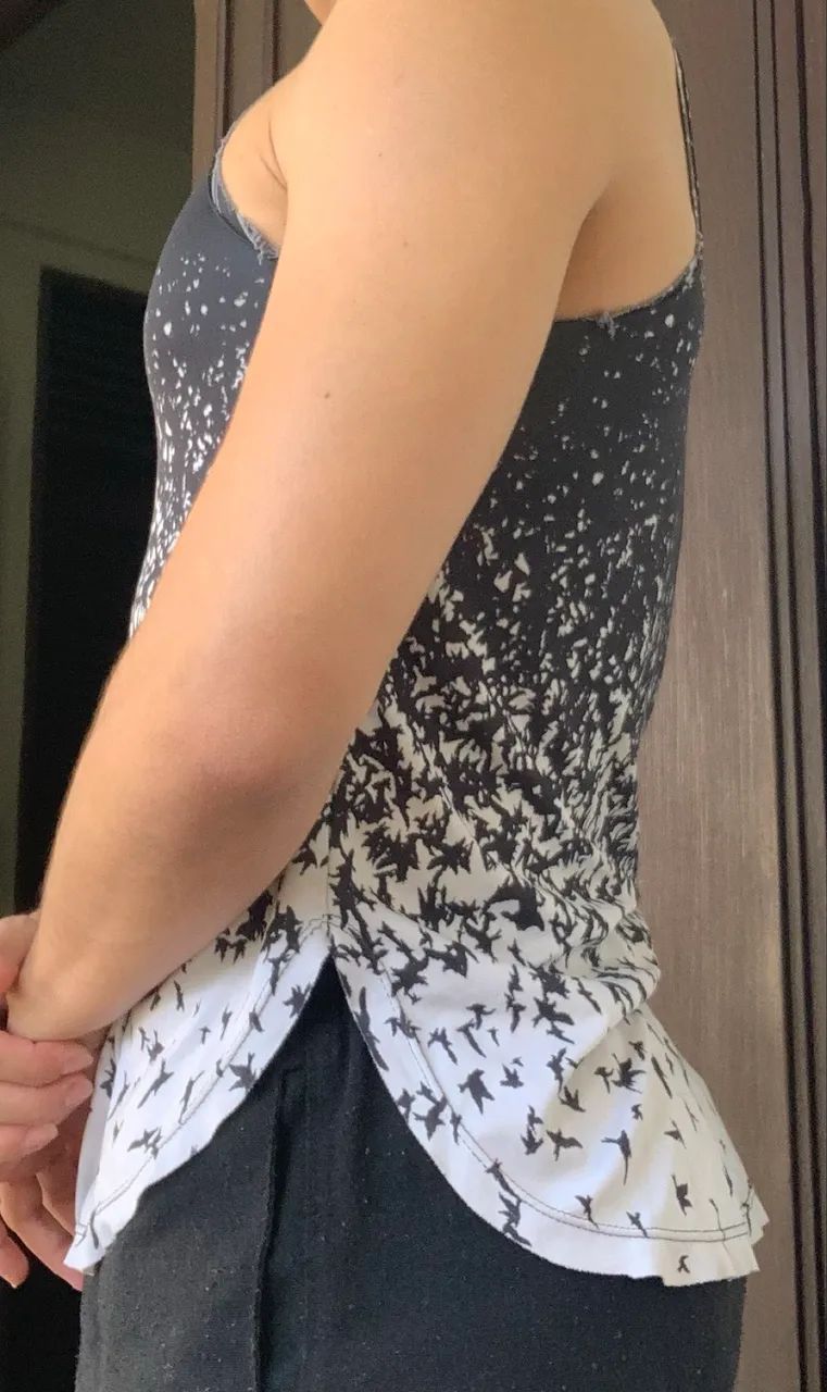 Regata Simples em Preto e Branco  - Foto 4