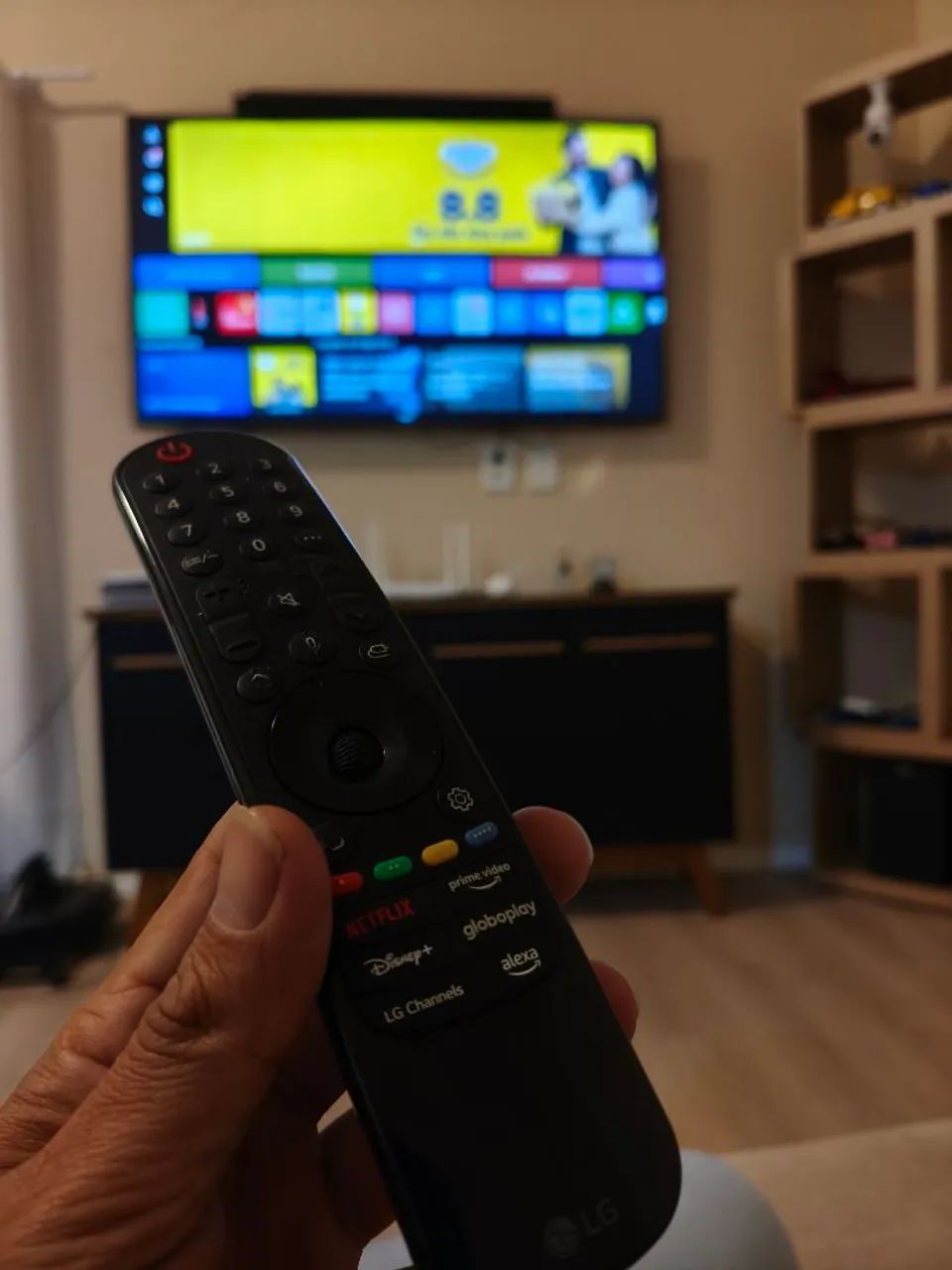 Tv LG webos 65 polegadas smart com nota fiscal pezinho e caixa 