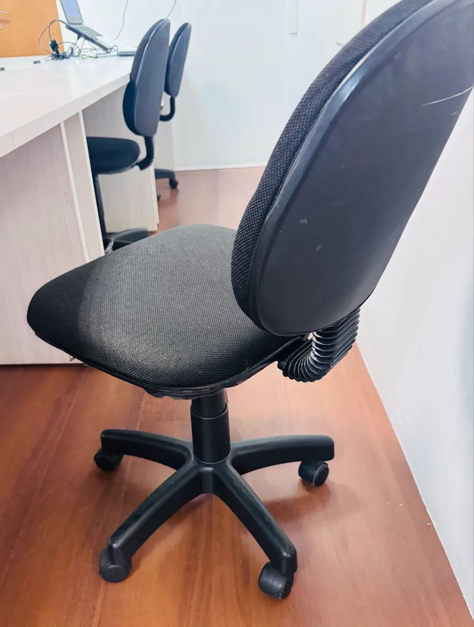 Cadeiras de Escritório Giratórias - 20 Unidades Disponíveis!