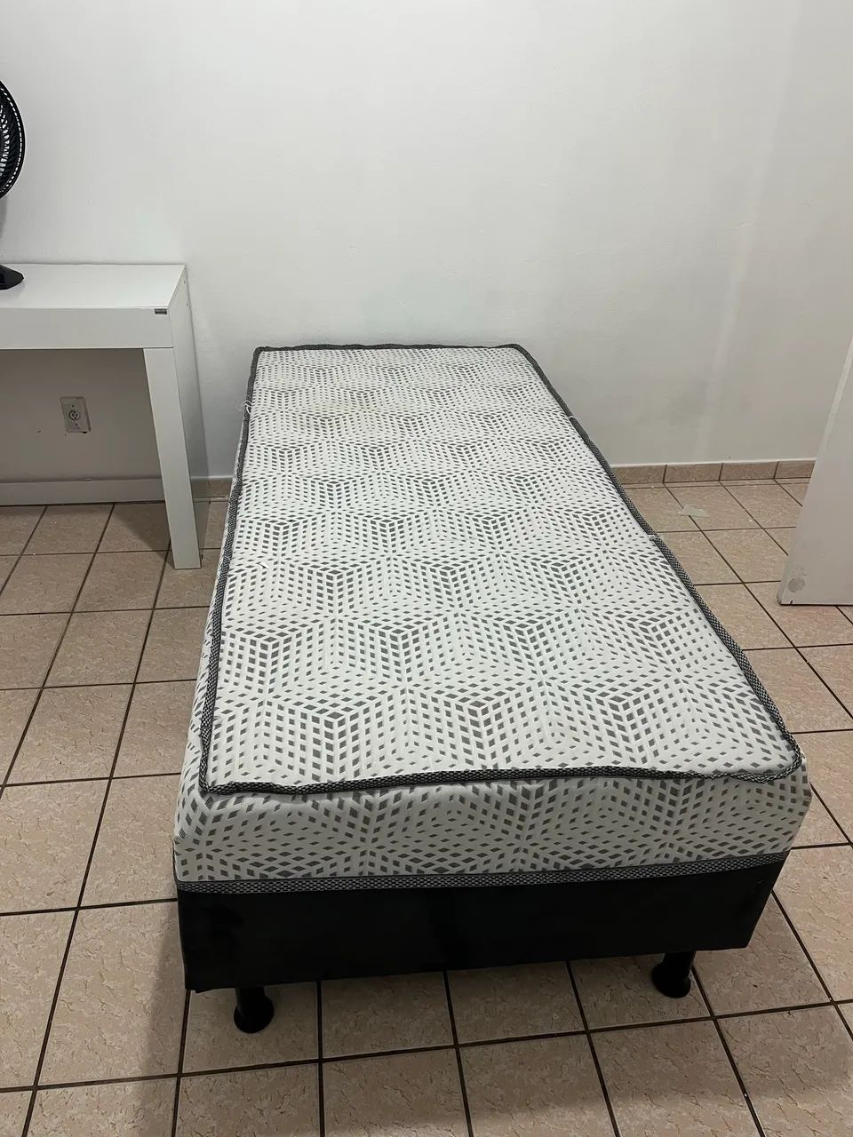 Vendo cama de solteiro  - Foto 3