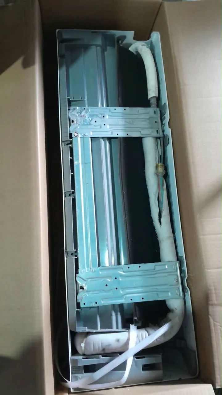 Midea 18k com rack, controle, suporte e gás incluso. - Foto 3