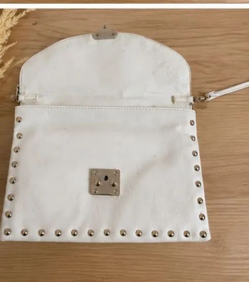 Bolsa branca transversal com tacha - Foto 2