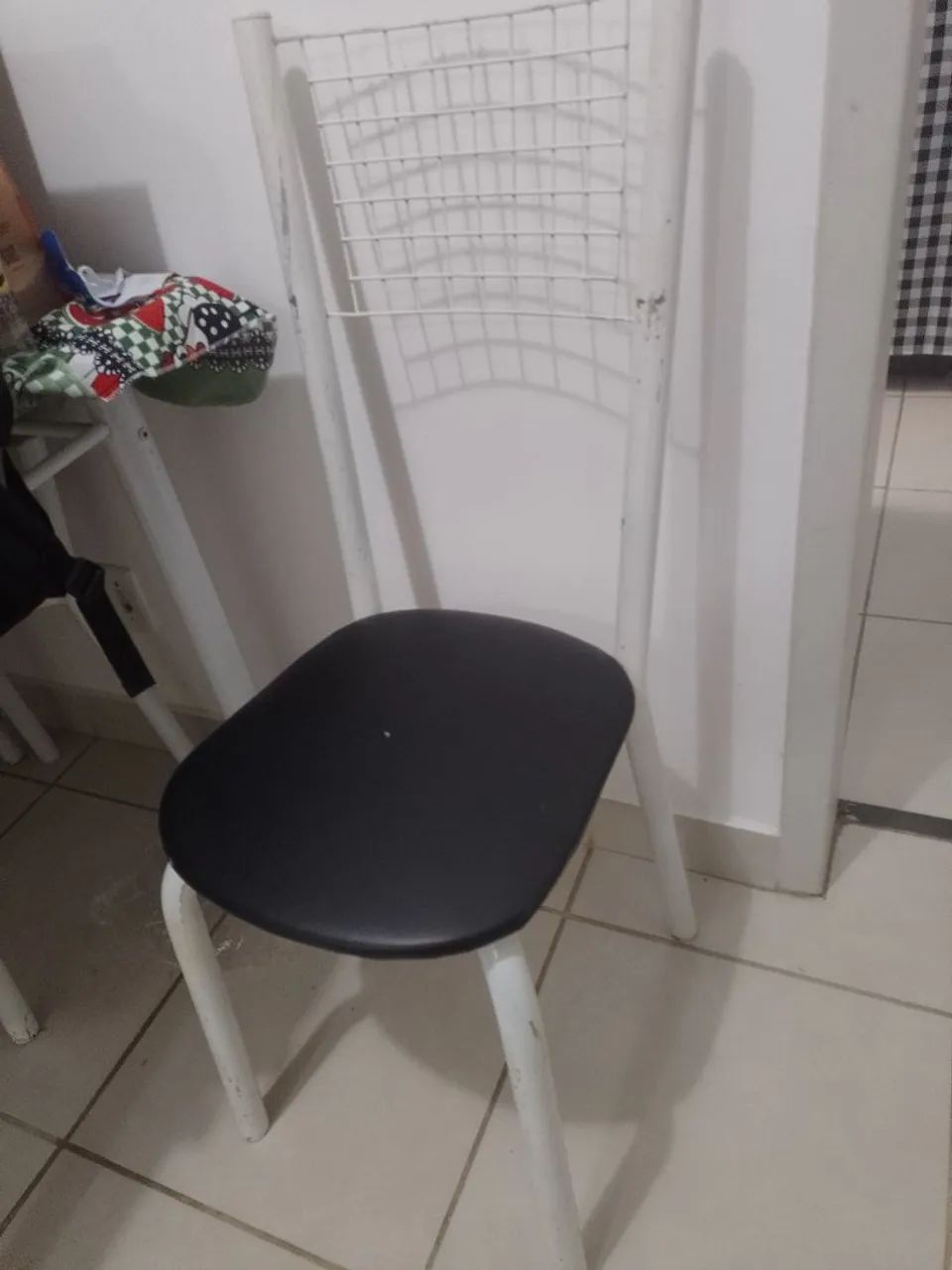 Mesa com cadeiras - Foto 3