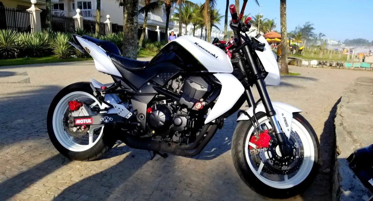 Z 750 2010 - 1534219113 | OLX