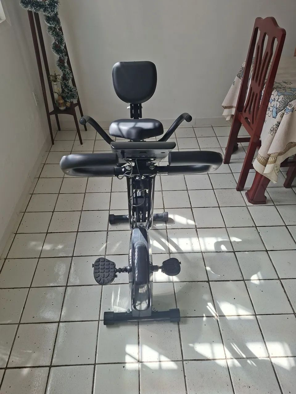 BICICLETA ERGOMÉTRICA NOVINHA - Foto 3