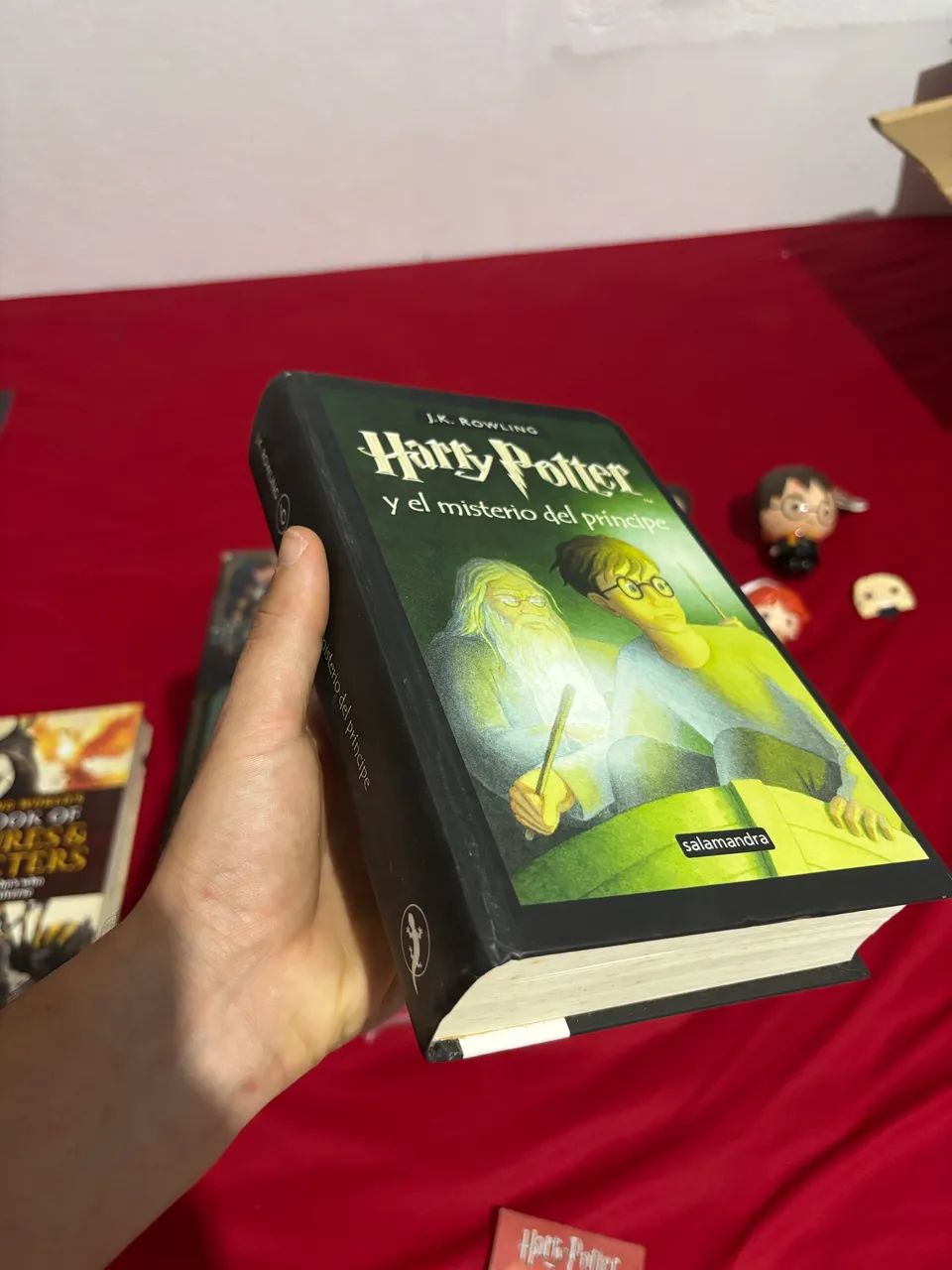 Livro Enigma do Príncipe em espanhol - Foto 2