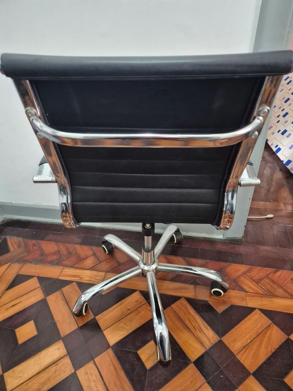Vendo cadeira de computador65137696289795121