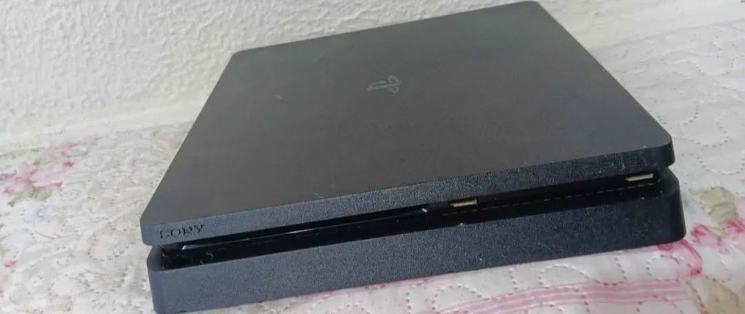 Ps4 1TB Parcelo no cartão 2 controles - Foto 2