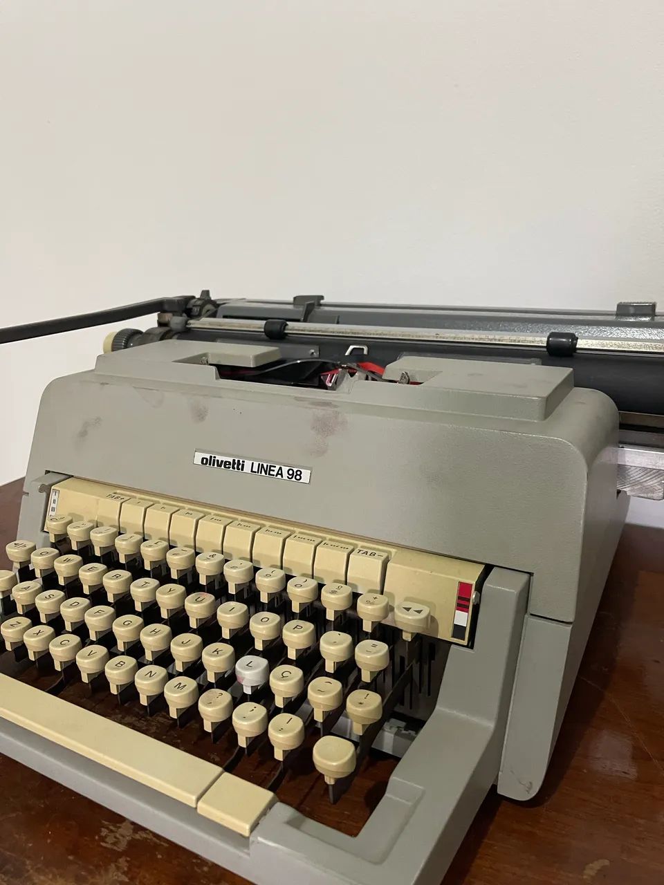 Máquina de escrever Olivetti Linea 98