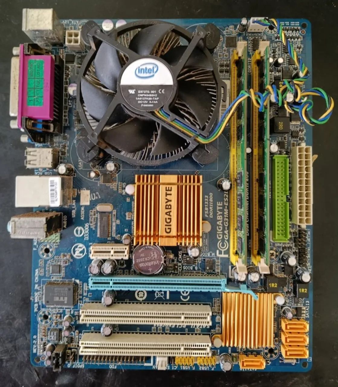 Kit Placa-mãe Gigabyte GA-G31M-ES2L + Processador Core 2 Duo E7500 + 4GB Memória + Cooler