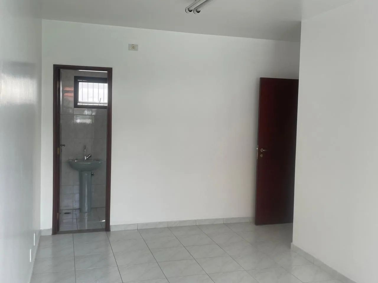 Sala comercial na Rua Tavares Bastos, 336 - Conjunto 1  30 m²