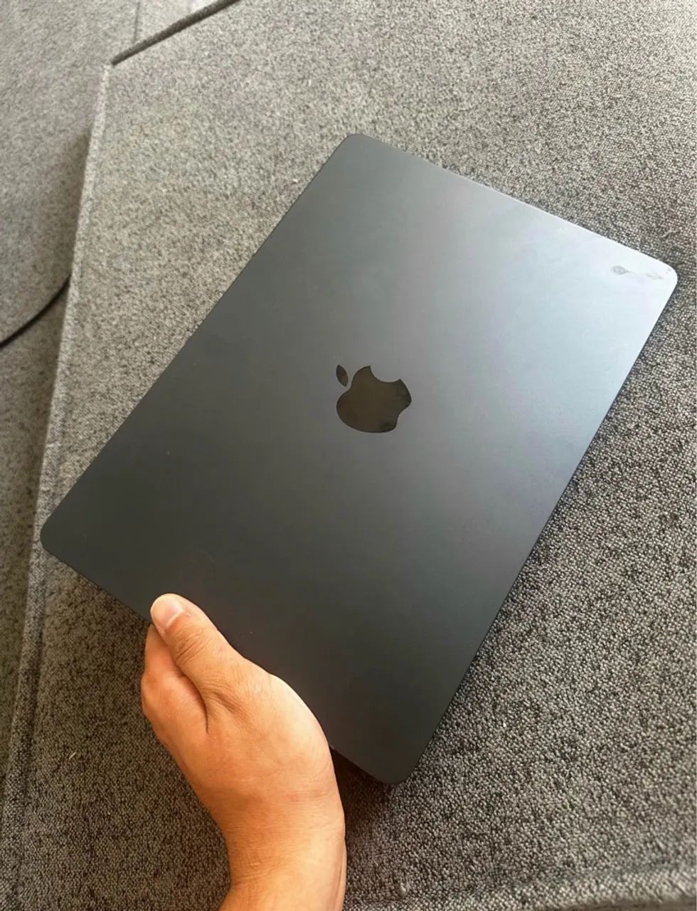 MacBook AIR M2 2022 / 245GB 