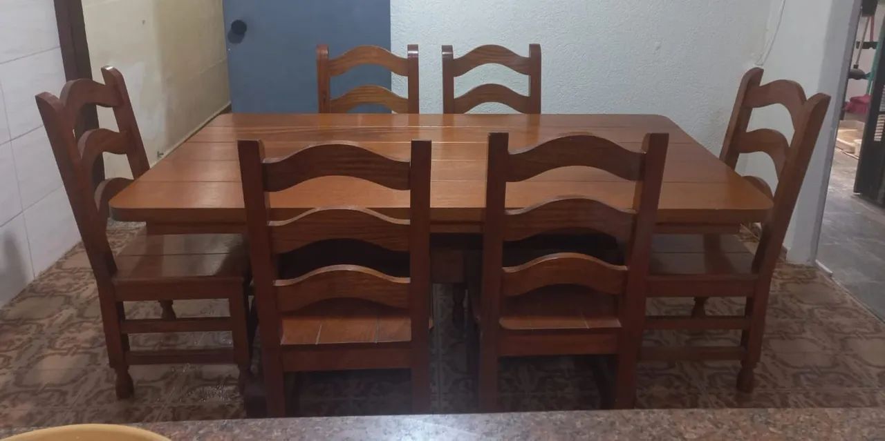 Mesa e cadeiras madeira maciça  - Foto 4