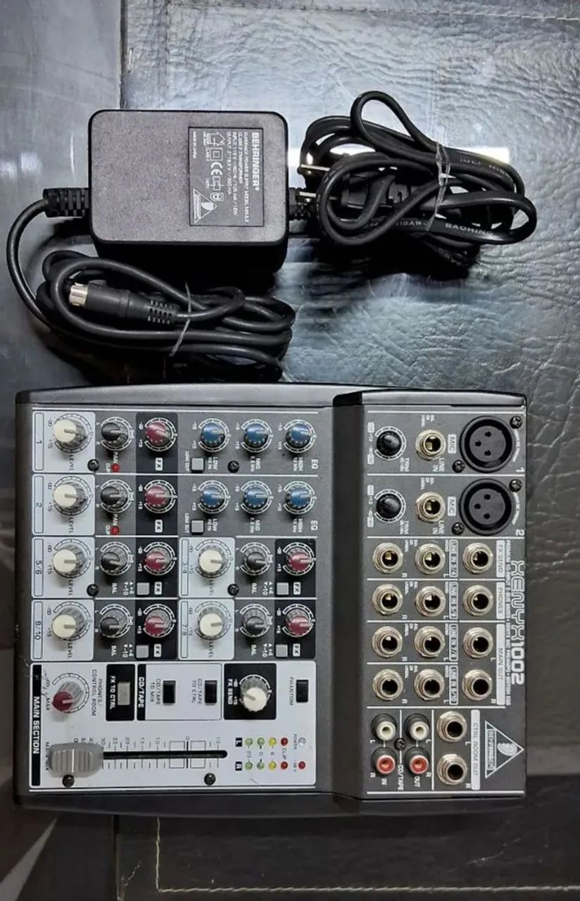 MESA DE SOM - MIXER BEHRINGER - XENYX 1002 - 10 CANAIS