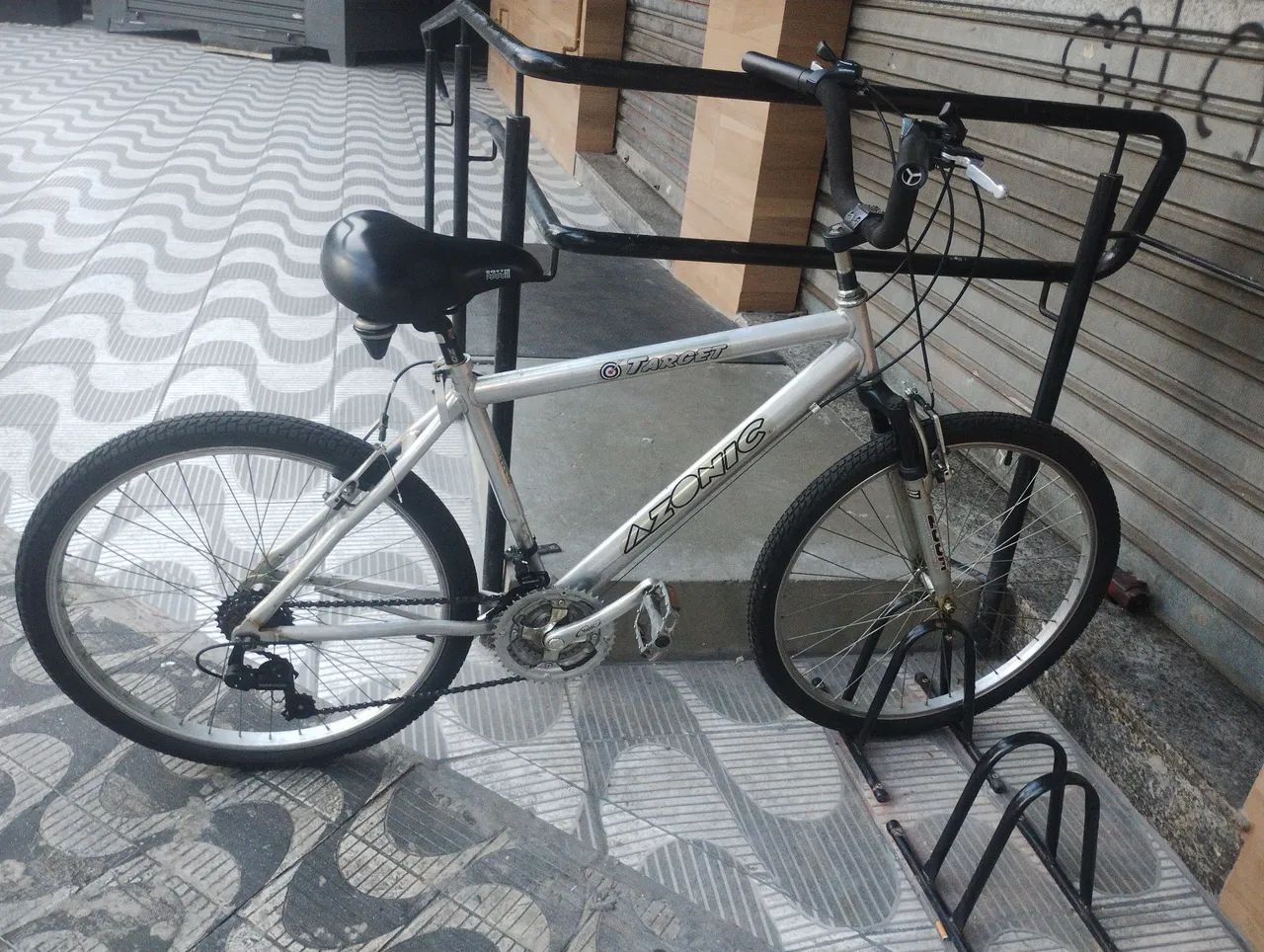 Bicicleta, em Alumínio com Marcha Shimano. - Foto 3