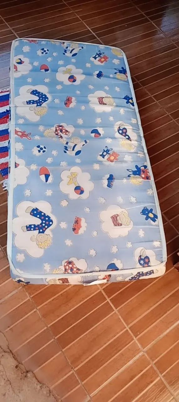 Vendo esse colchão de berço usado porém conservado  - Foto 4