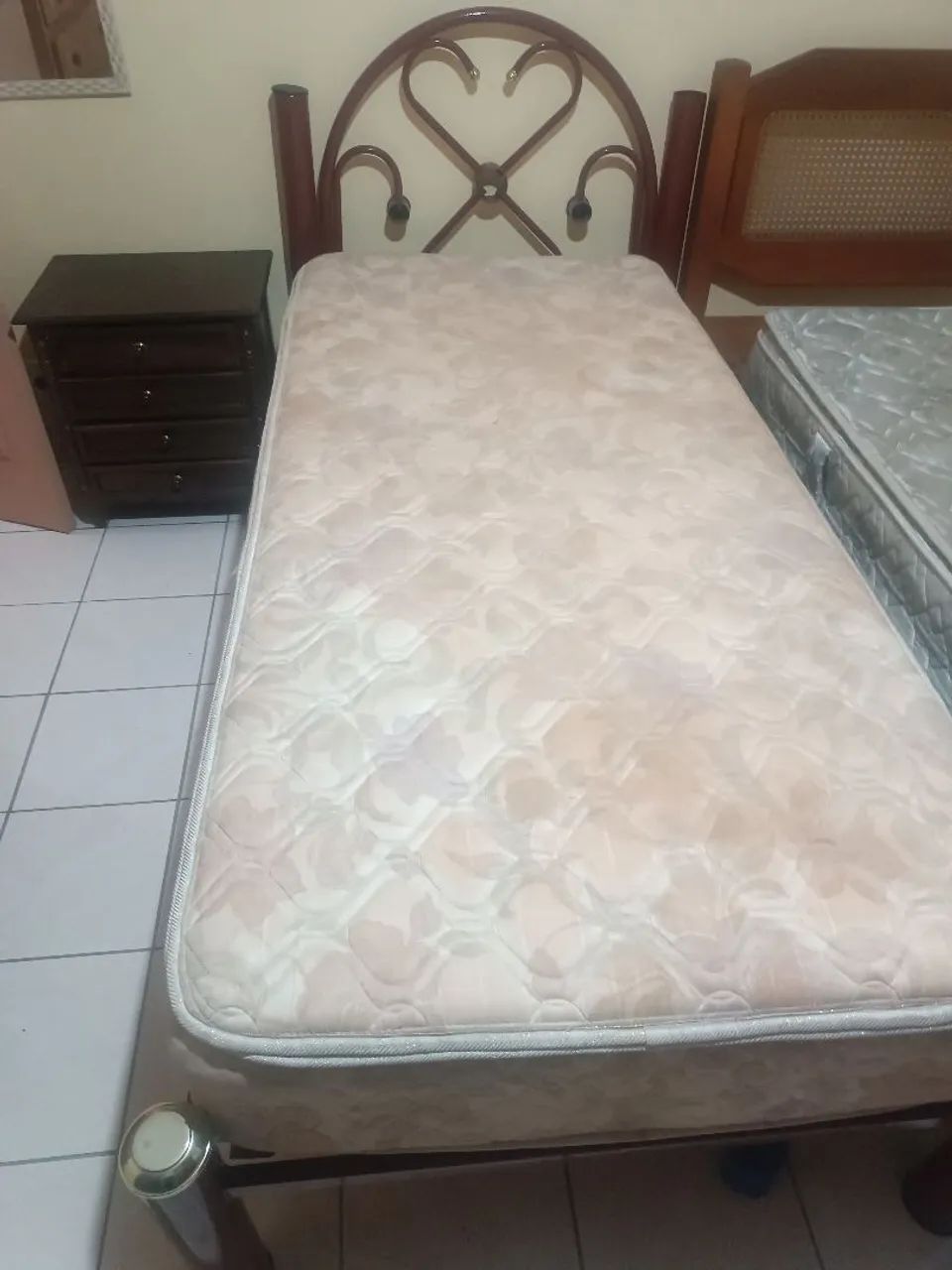 Cama de ferro em bom estado.  - Foto 2
