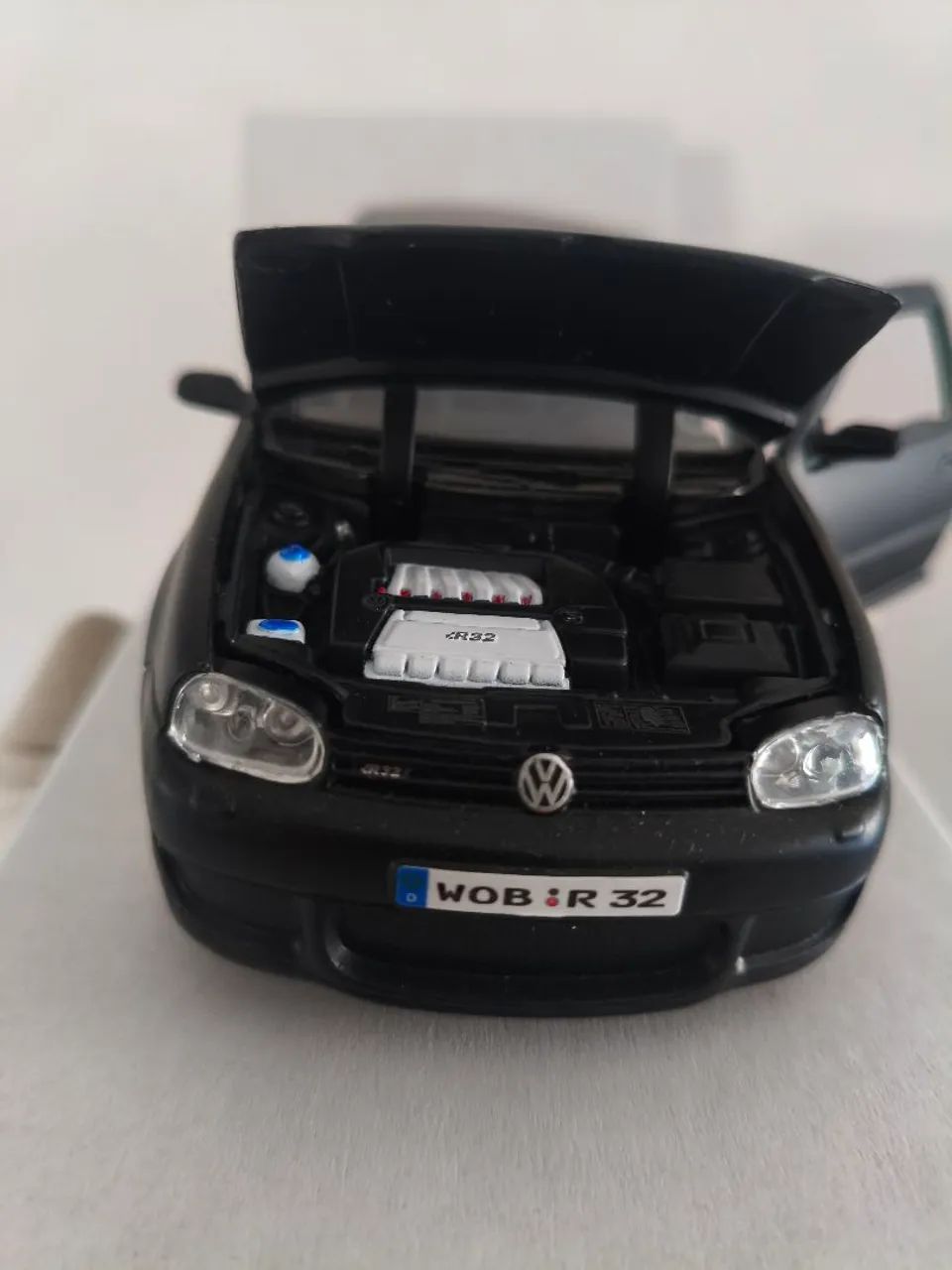 Miniatura Golf R32 escala 1/24 - Foto 3