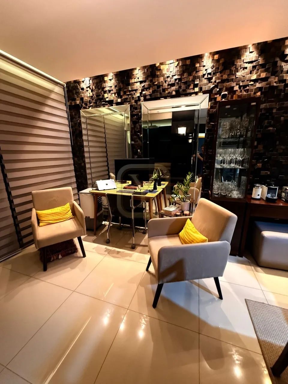 Apartamento à venda em Cuiabá-MT, Edifício Villagio Di Parma: 03 quartos, 01 suíte, sala, 
