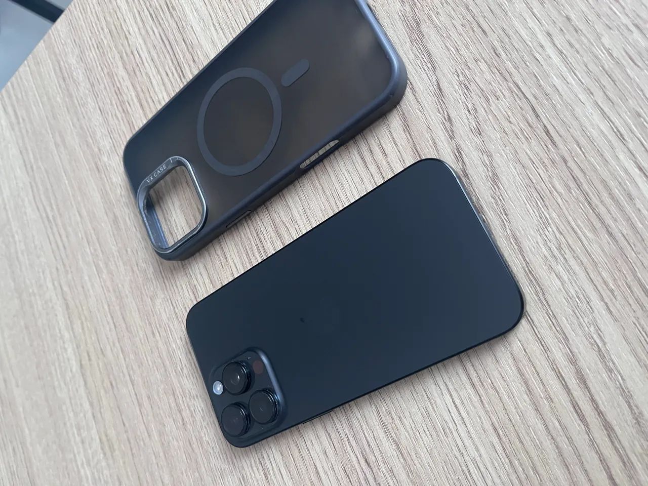 iPhone 16 Pro Max - Foto 2