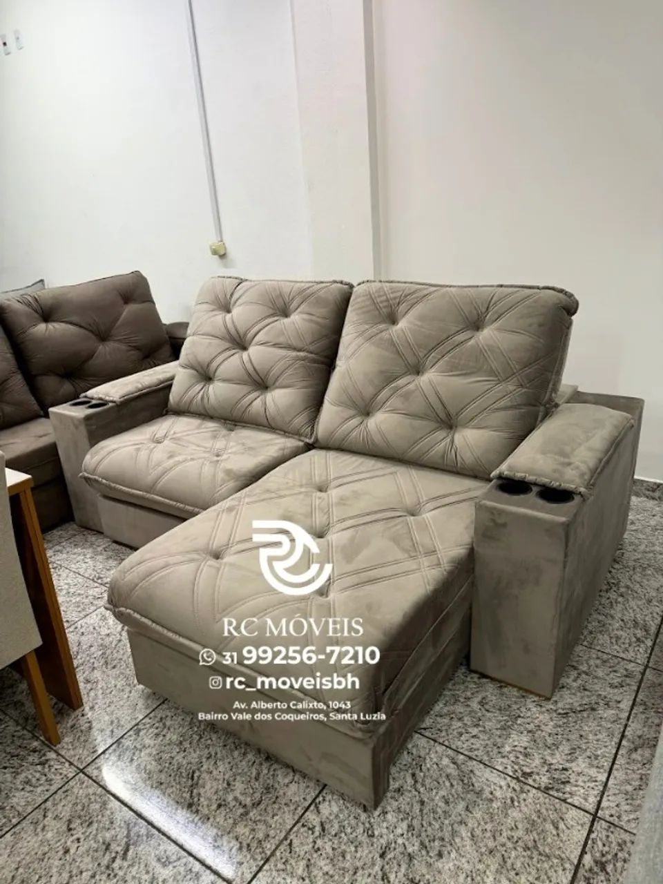 Sofá Retrátil Reclinável Cuiabá com Porta Copos D33 Molas Ensacadas - Foto 3