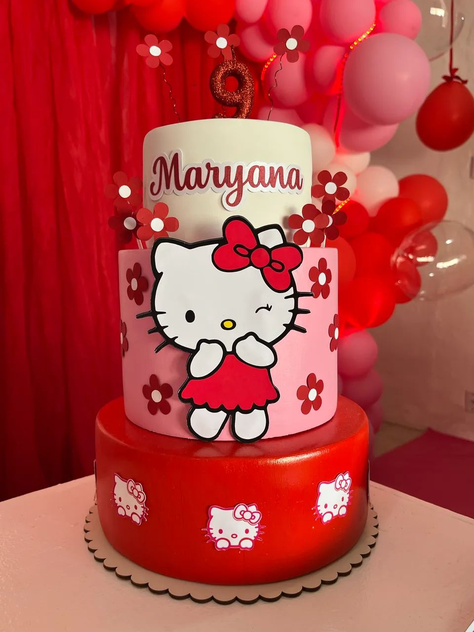 Bolo fake + display da Hello Kitty  - Foto 4