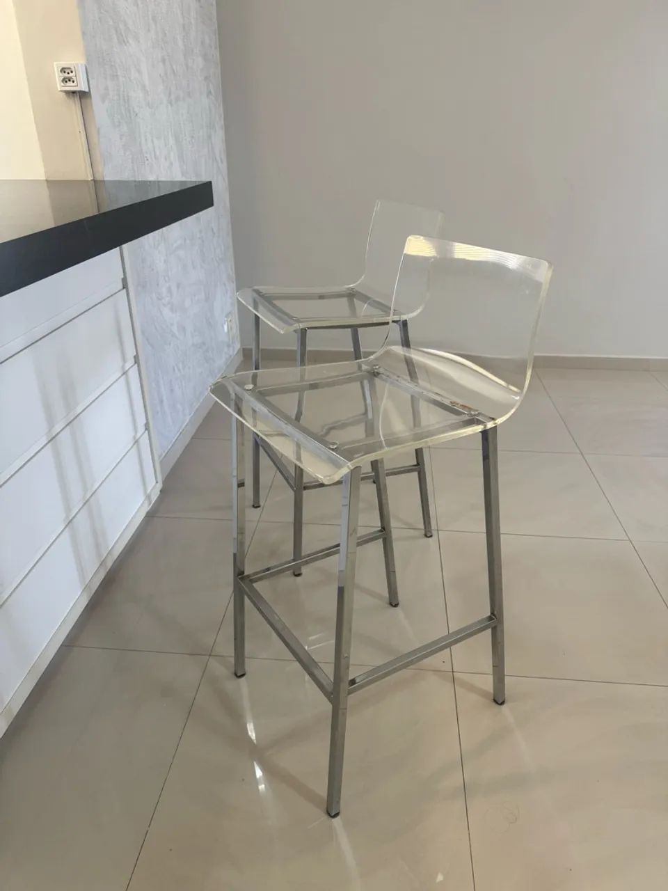 Banqueta alta de acrílico 