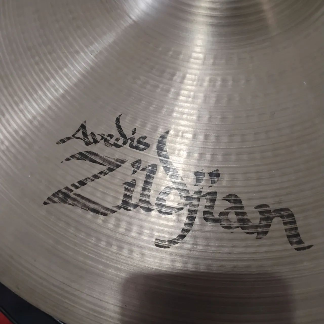 Zildjian Avedis B20 Medium Thin Crash 18 polegadas 