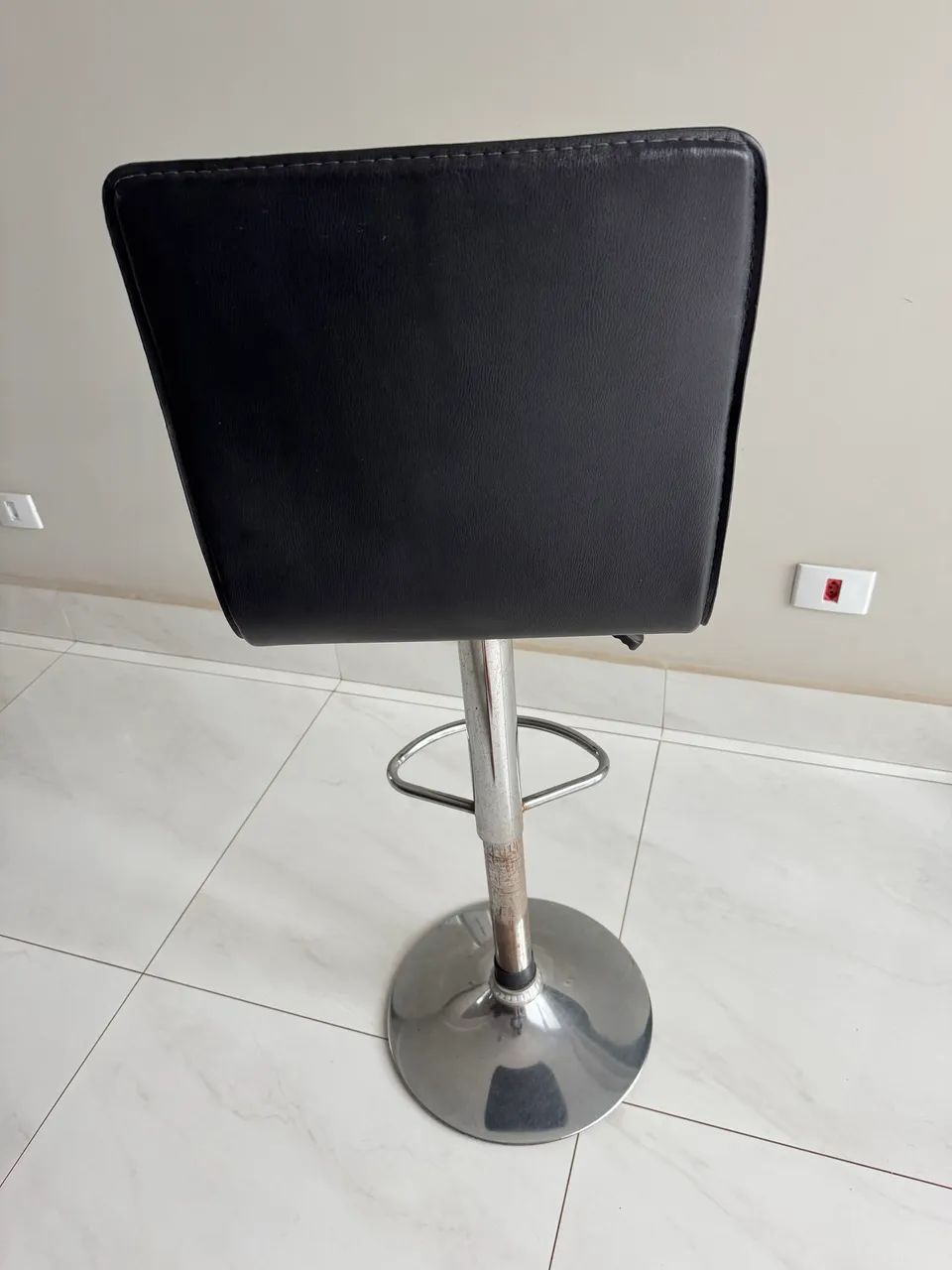 Kit com 3 banquetas giratórias  - Foto 2