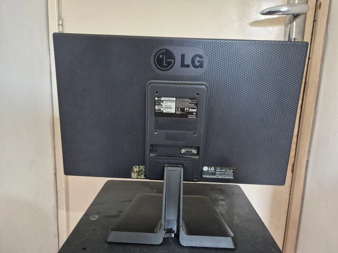 Monitor LG LED 19,5" - Flatron 20M37AA-B - Foto 3