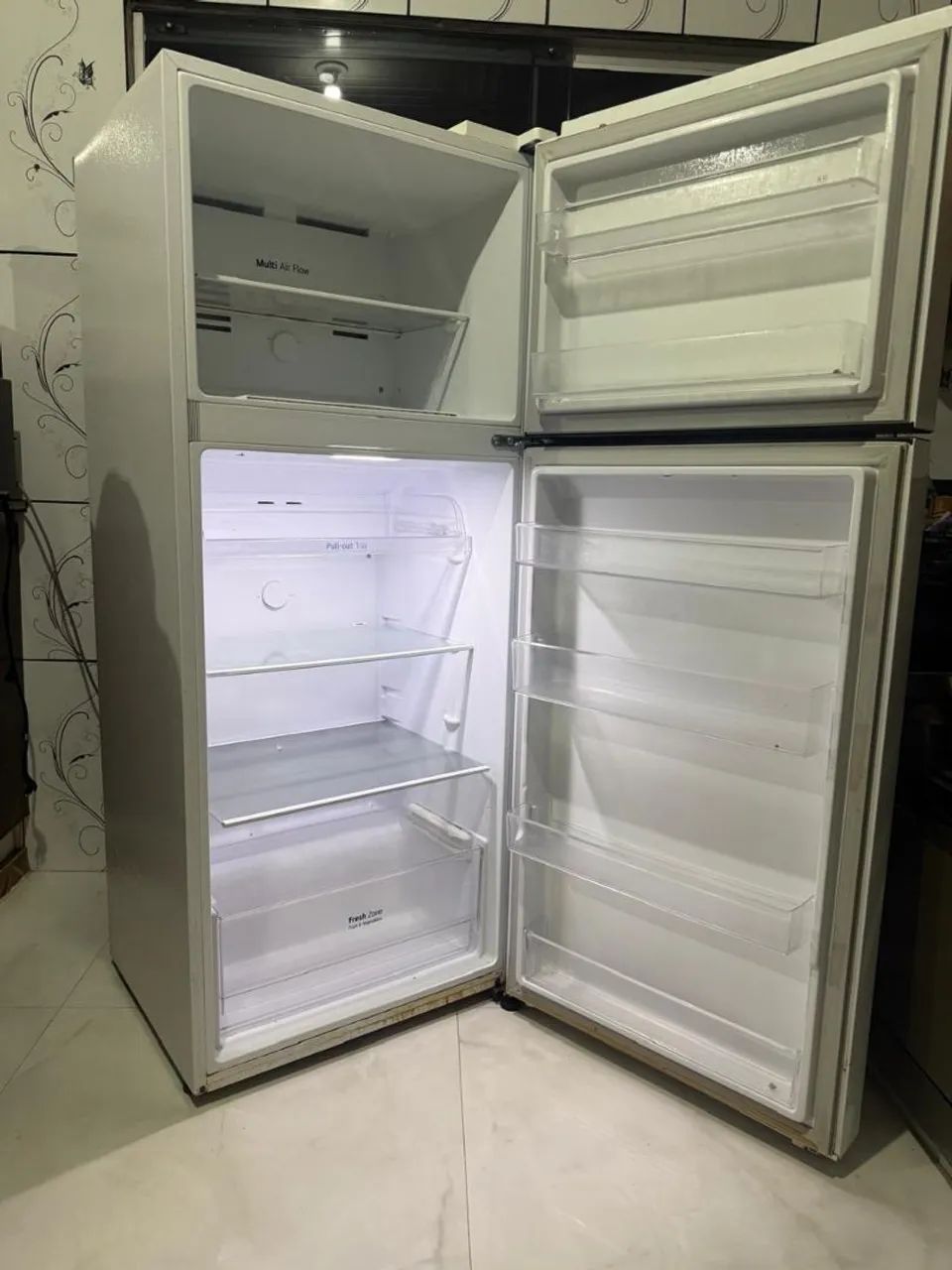 Geladeira Frost Free inverter semi nova  - Foto 2
