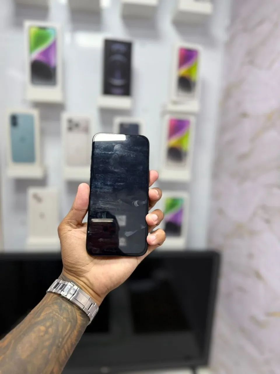 IPHONE 16 PLUS PRETO<br>R$ 4.250,00 - Foto 5
