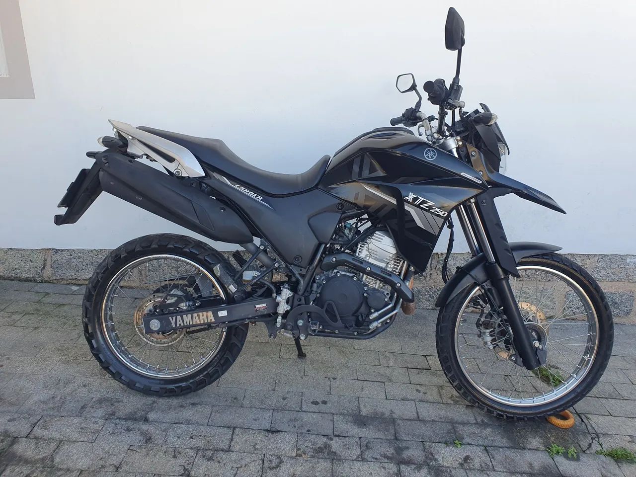 Lander 250 xtz