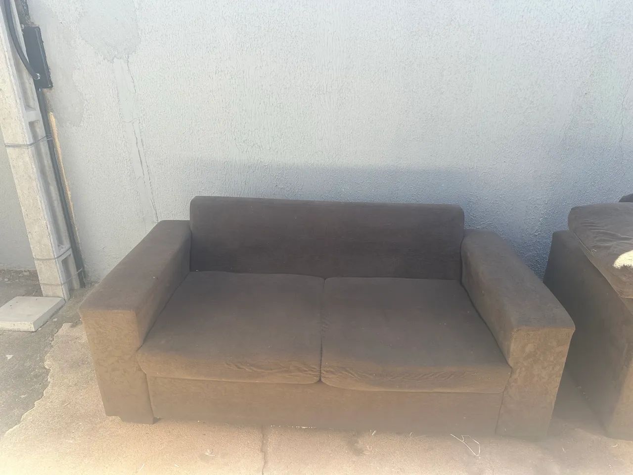 Vendo 2 sofás de 2 e 3 lugares