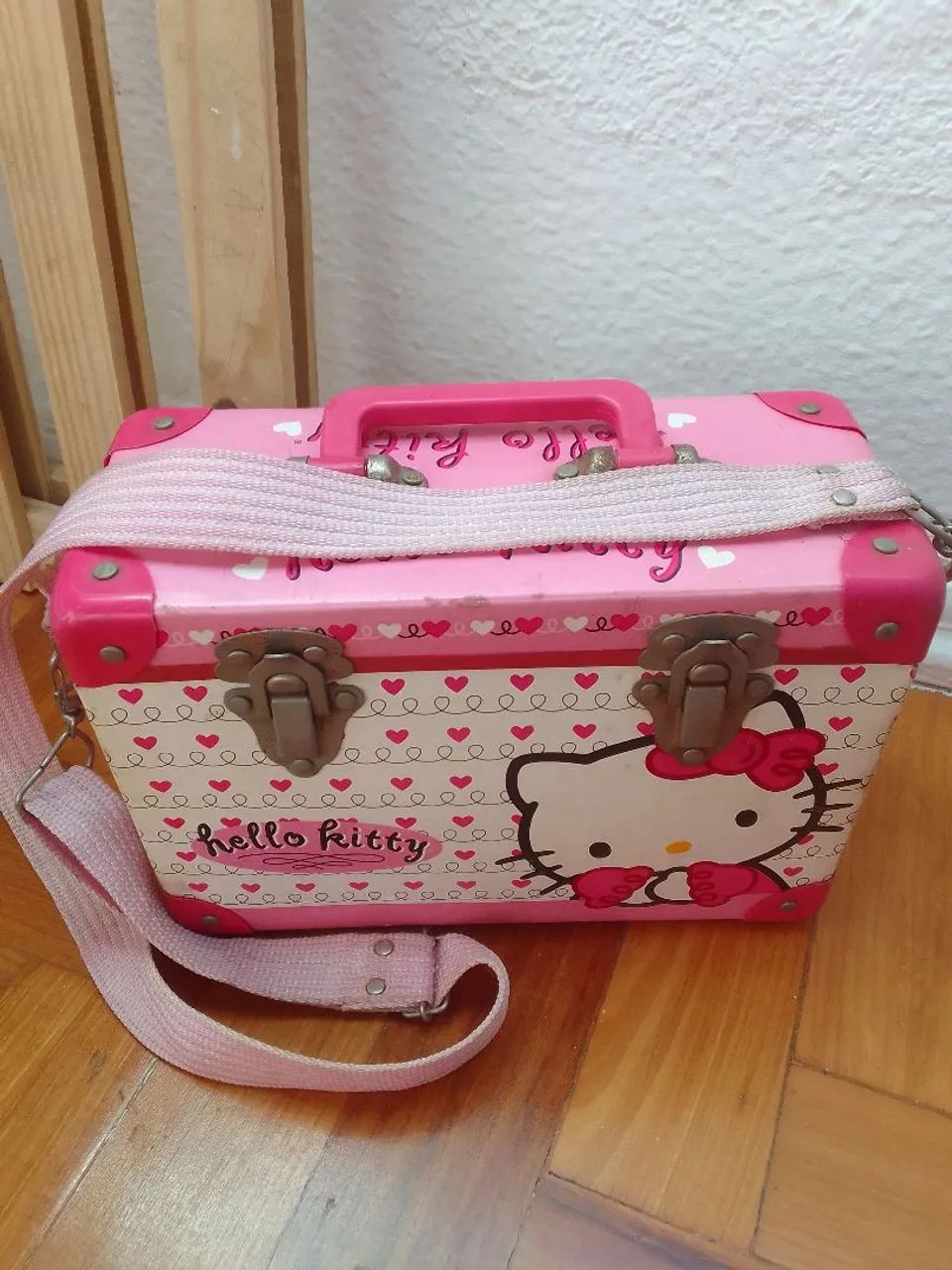 Frasqueira Hello Kitty antiga usada