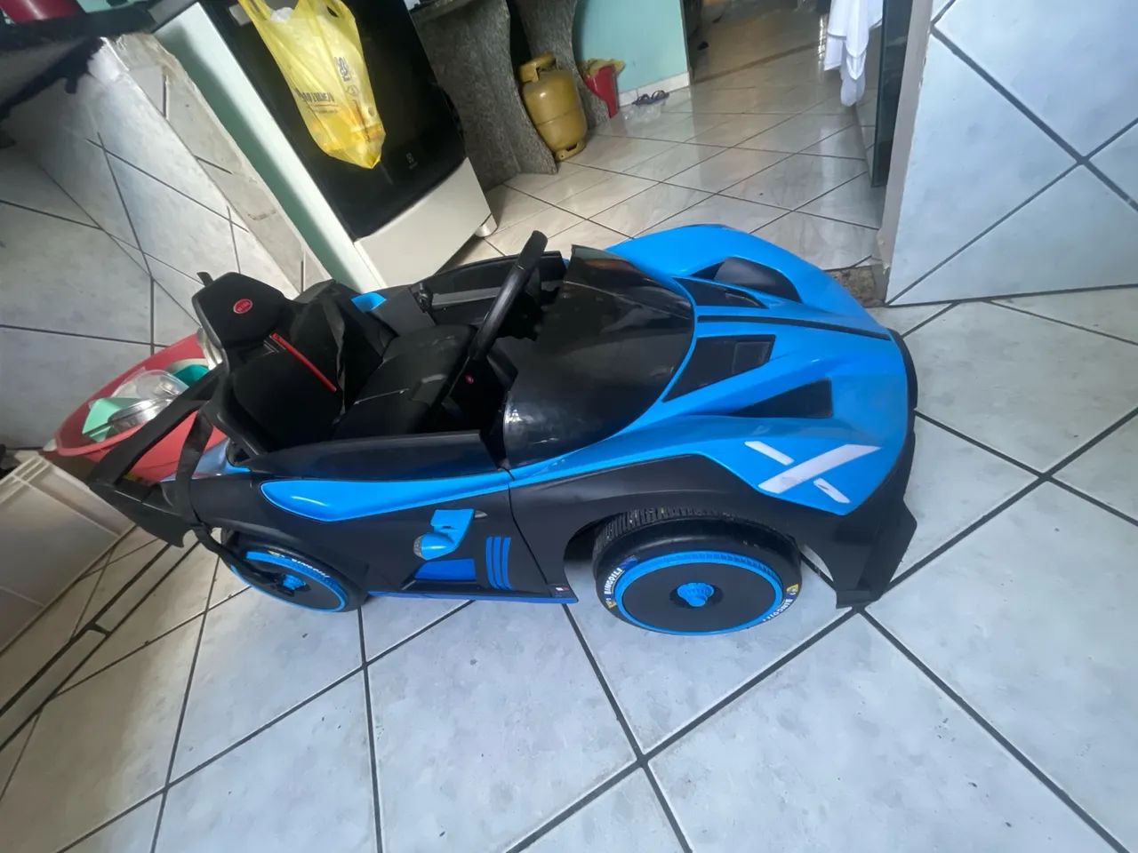 Carro elétrico infantil 
