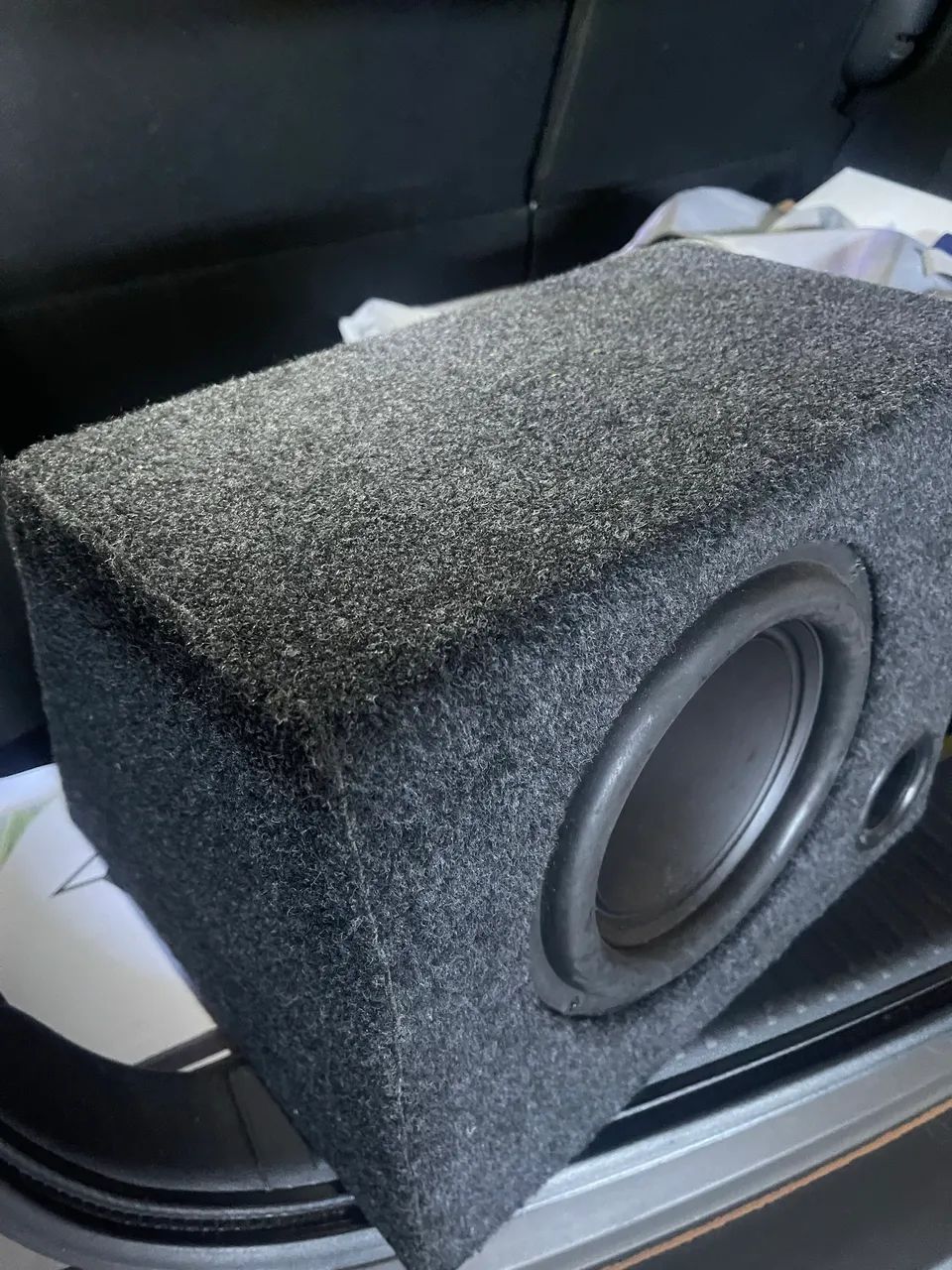 Caixa amplificada para carro 