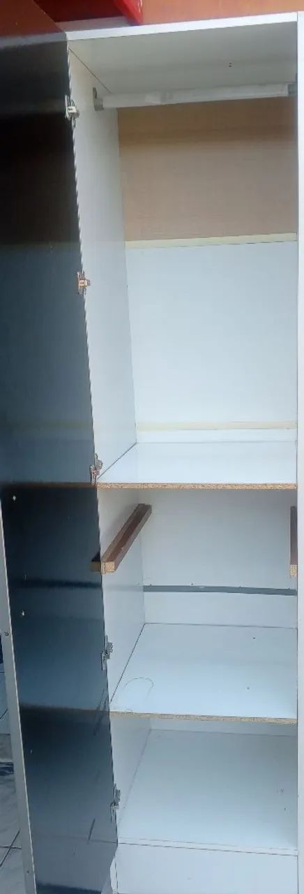Guarda roupa uma porta 