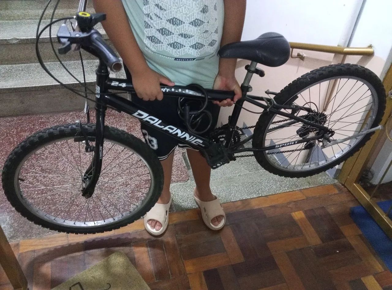 Bicicleta aro 24 usada - Foto 4