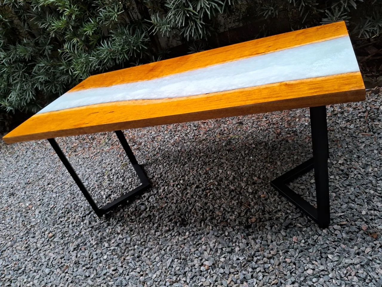 Mesa Rivertable 