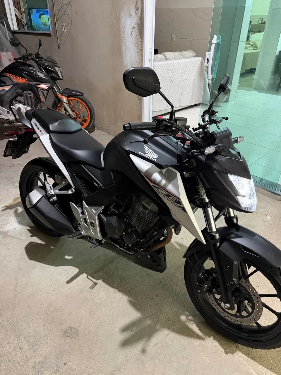 CB300F 25/26 - Foto 4