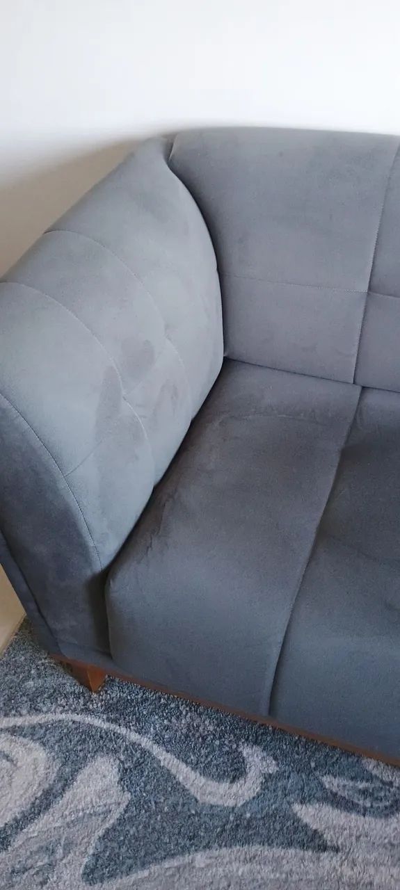 Sofá 3 lugares em Veludo.