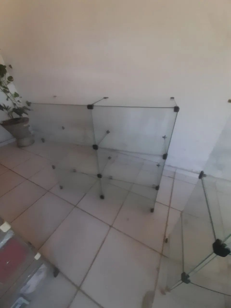 Balcão de vidro muito bem conservado 