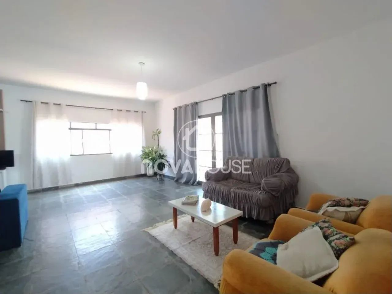 CASA AMPLA COM APTIDÃO COMERCIAL - Foto 3