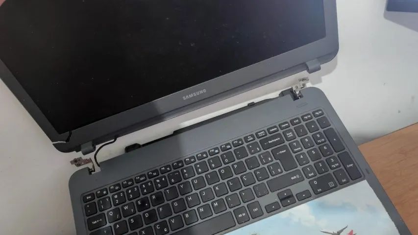 Notebook Samsung X40 com Placa de Vídeo NVIDIA - 12GB RAM - SSD 1TB  - Foto 3