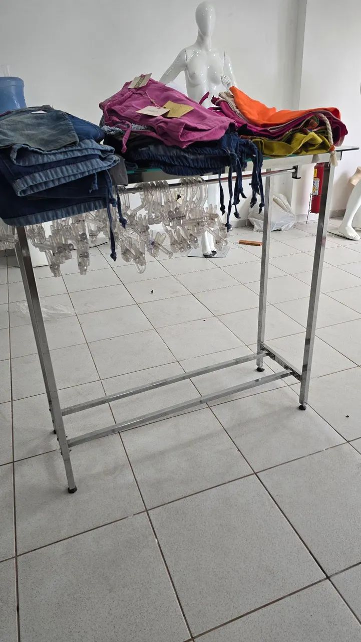 Mesinha de centro para loja de roupa - Foto 2
